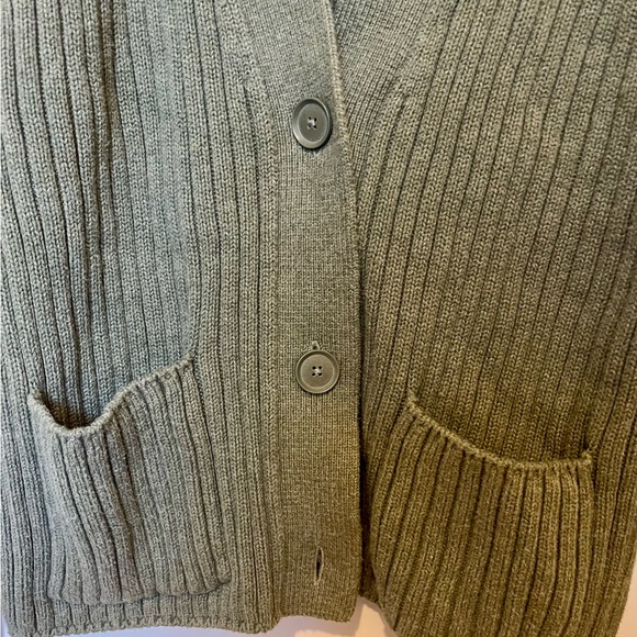 GAP Women's Olive Chunky Rib Slightly Cropped Pocket Cardigan - Picture 5 of 9